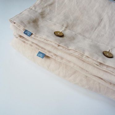 Pościel z lnu perłowy róż z guzikami IL LETTO